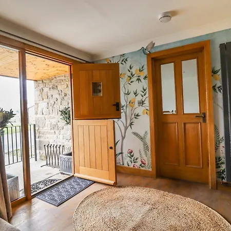 Holiday home Anglers Barn